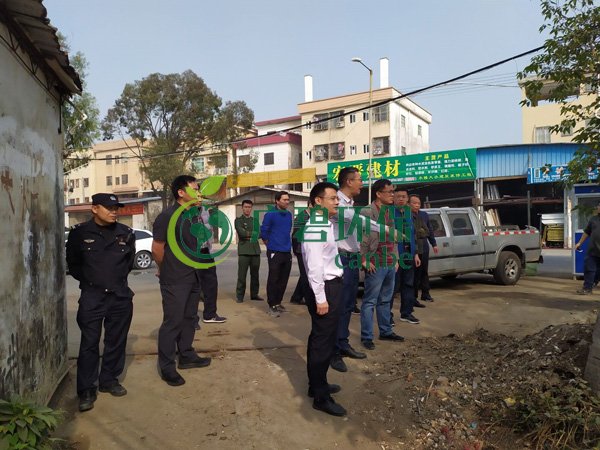 大良黨工委書記、順控環(huán)保水務(wù)總經(jīng)理一行視察黑臭水體治理工作(圖1)